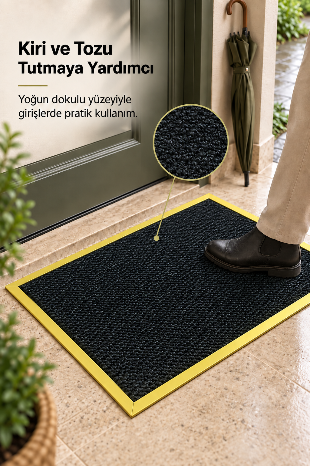 Gold çerçeveli kapı önü paspasının üstten görünümü